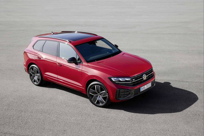 Нови технологии, повече комфорт: Volkswagen представя новия Touareg